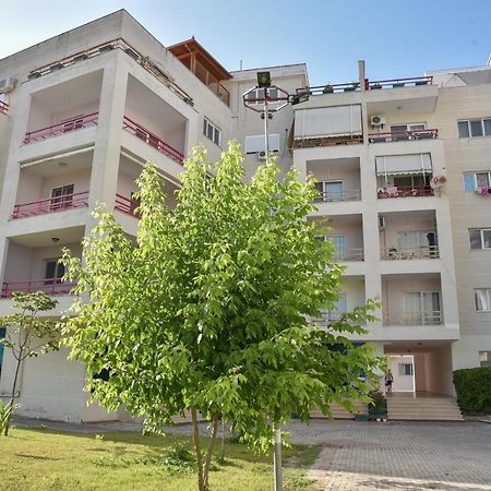Flowers Apartments Golem  Exterior photo